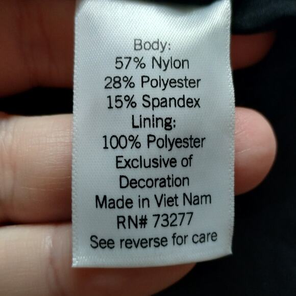 LC Lauren Conrad Size XL Black & Green Velvet Texture Clasp Front V-Neck Top - Picture 6 of 7